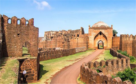 One of the prominent sites that talk about the heritage and culture of Karnataka is Bidar. It all started with the Mauryas who ruled over Bidar in the 3rd century.