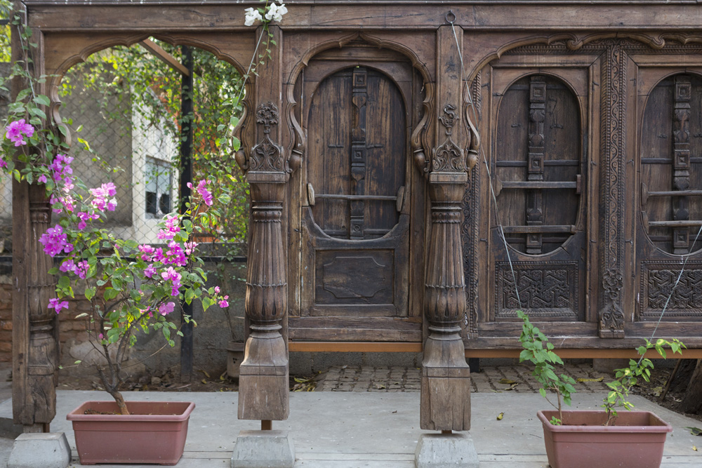 One of the heritage buildings in bengaluru, Cinnamon Cafe is definitely a must go place if you like to have some quality moments in some of the offbeat cafes in Bengaluru.