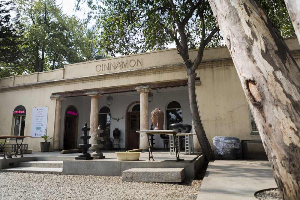 Facade of the cinnanmon cafe and it being a heritage building makes it one of the offbeat cafes of Bengaluru.